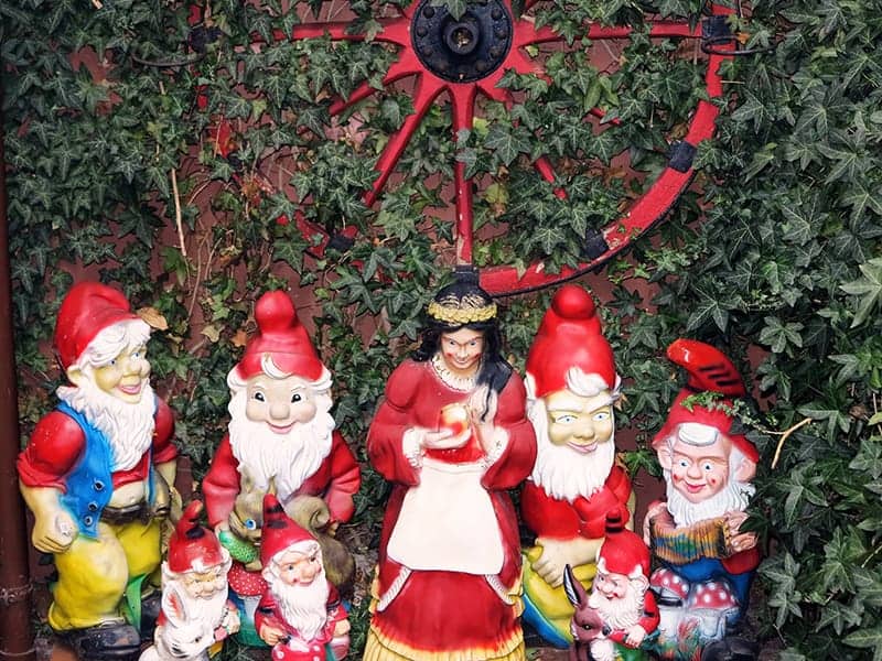 Snow White and the Seven Dwarfs Movie lay in restoring the glory of garden gnomes