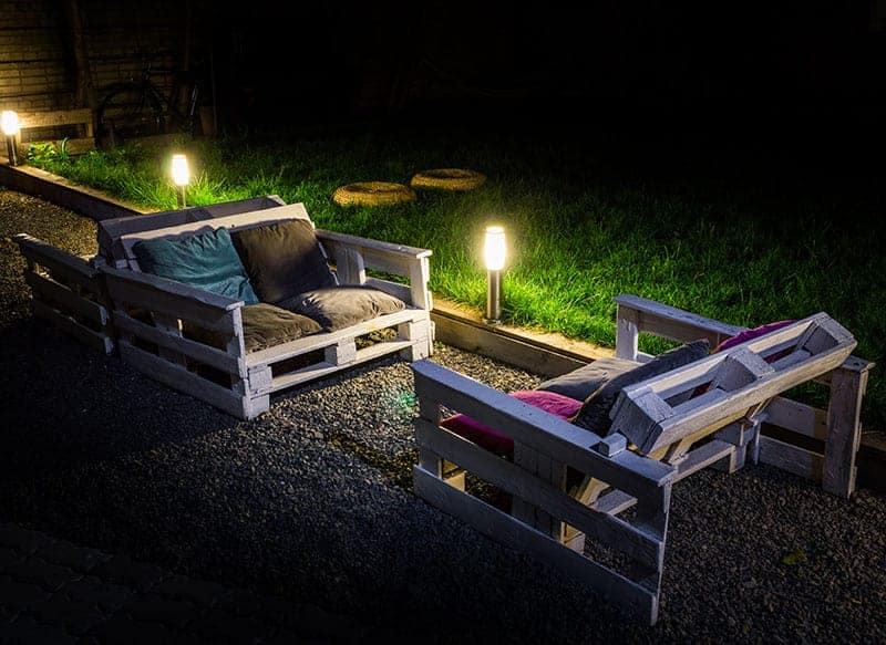 DIY Pallet Couch For a Night Garden